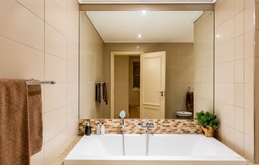 2 Bedroom Property for Sale in Green Point Western Cape